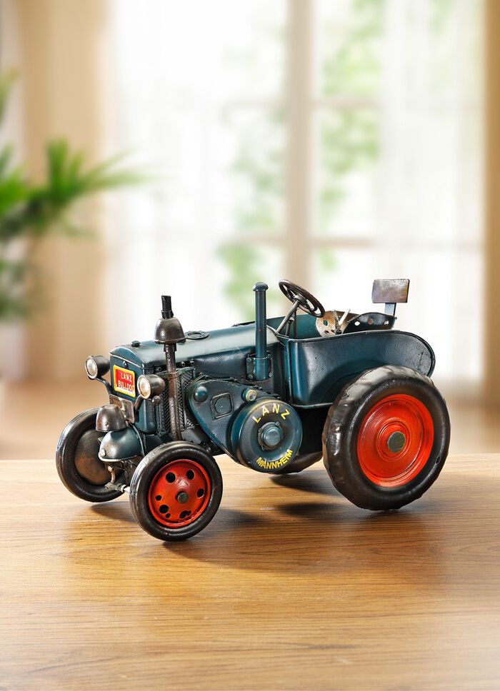 Von Hand gefertigter Traktor Lanz Bulldog 