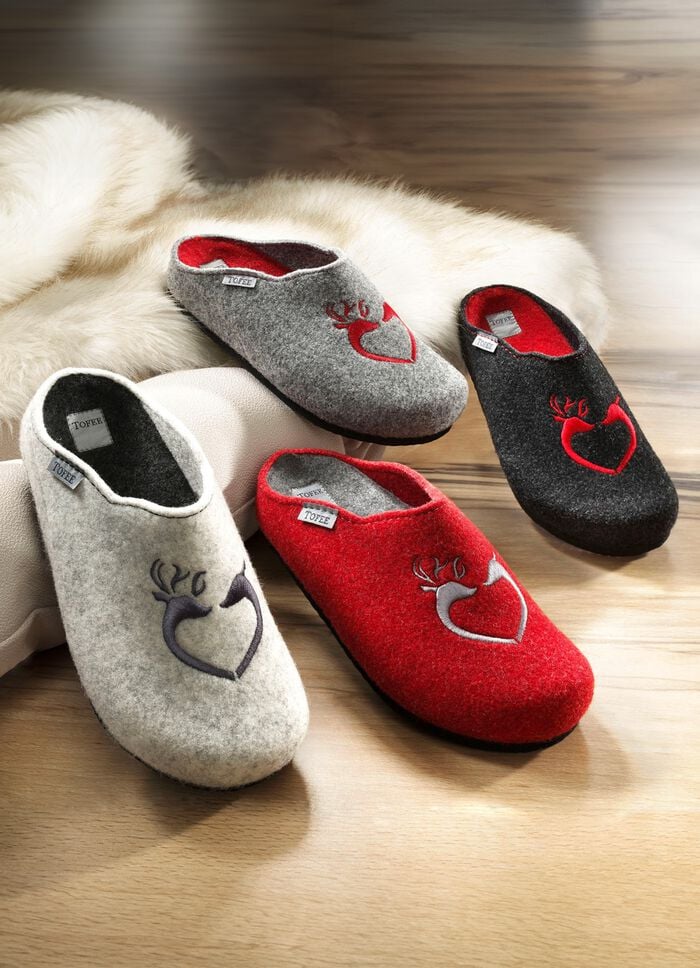 Hausschuh mit Rentier-Stickerei 