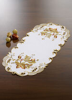 Filigran gearbeitete Tisch- und Raumdekoration ECRU