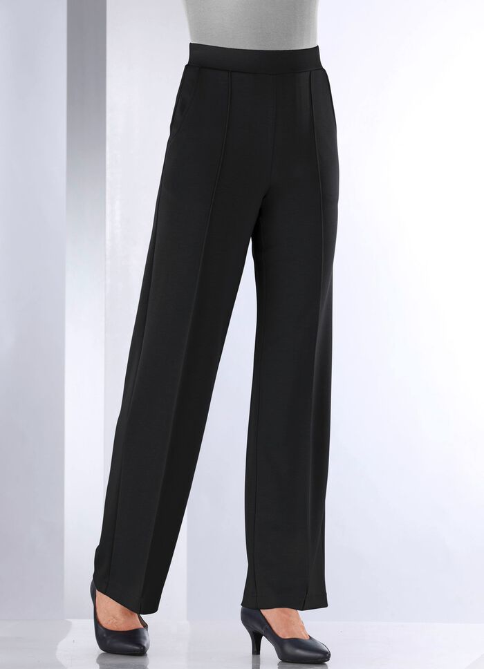 Hose in modischer Weite 