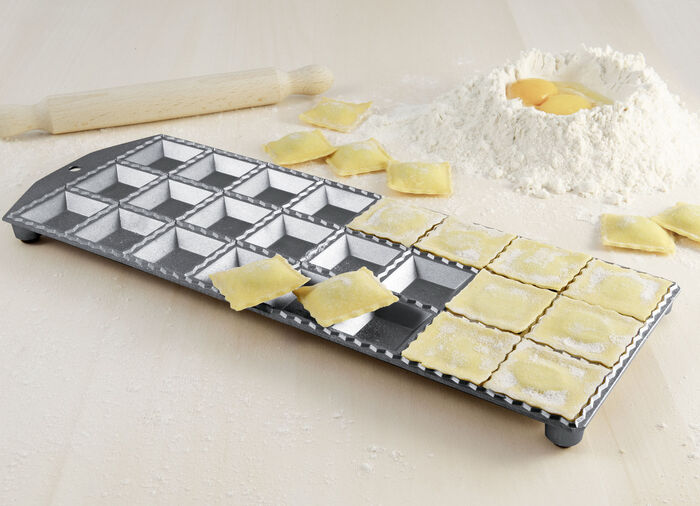 Ravioliform inkl. Nudelholz 