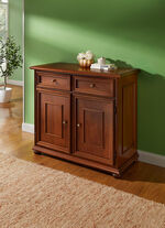 Teilmassive Möbelserie mit Metallknöpfen 