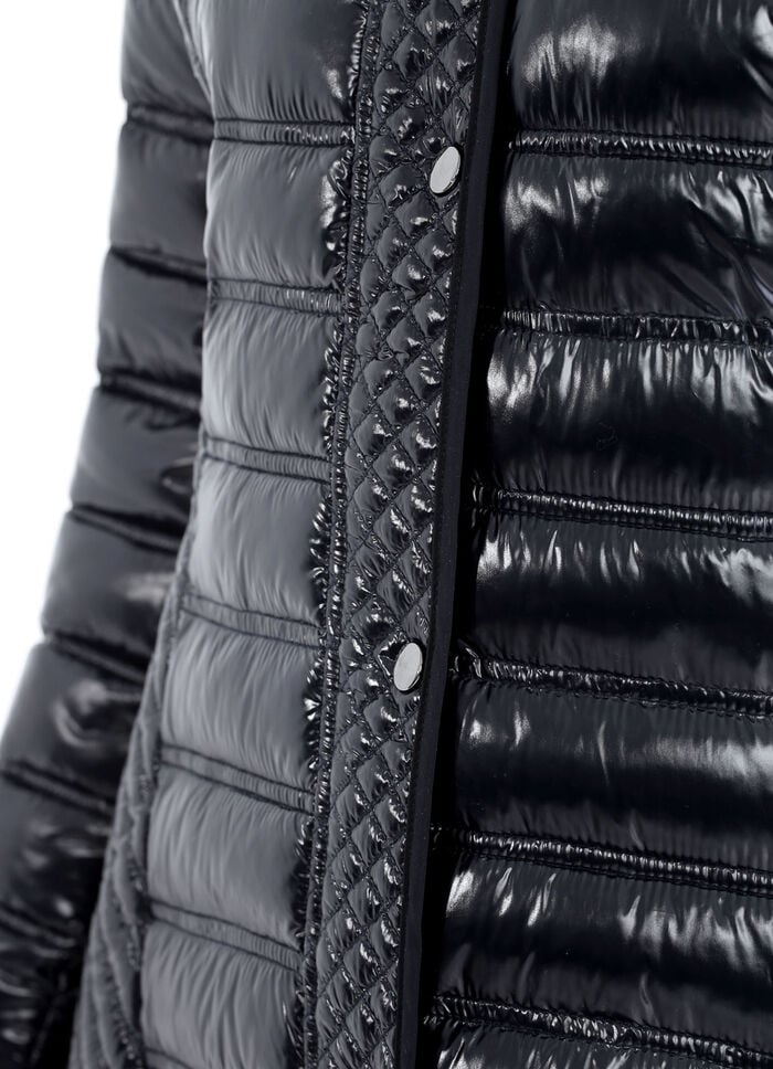 Jacke mit verschiedenen Steppvariationen 