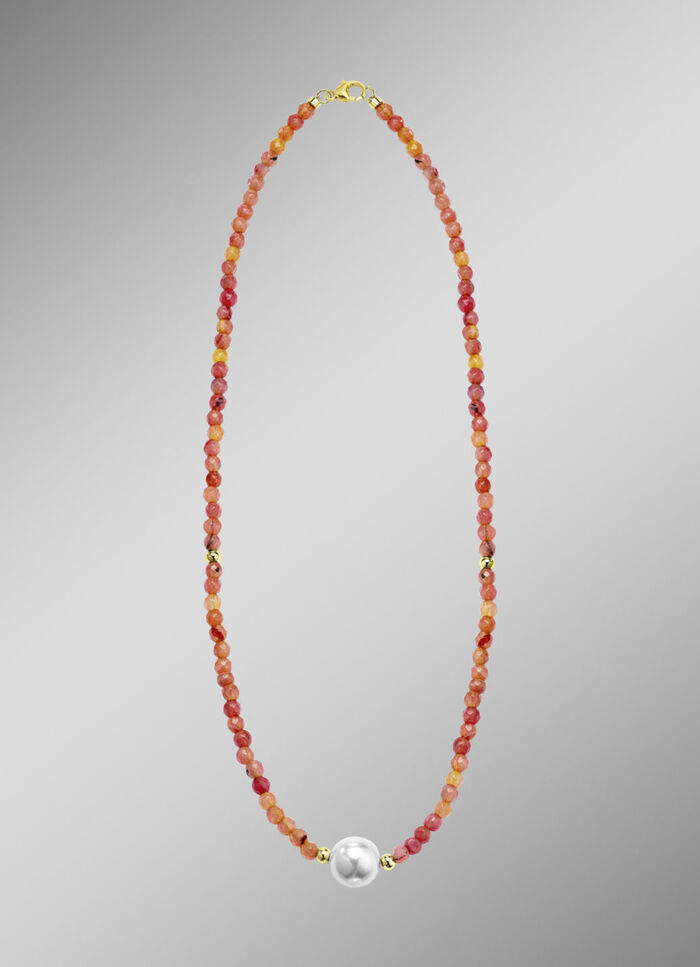 Halskette mit Perlenschimmer und Edelsteinglanz 