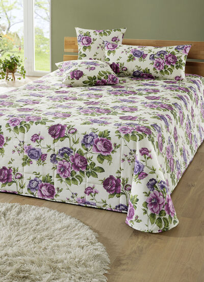 Tagesdecke mit Karosteppung und Kissenbezüge 