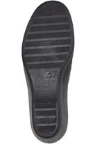 Pantolette mit Zierlochung 