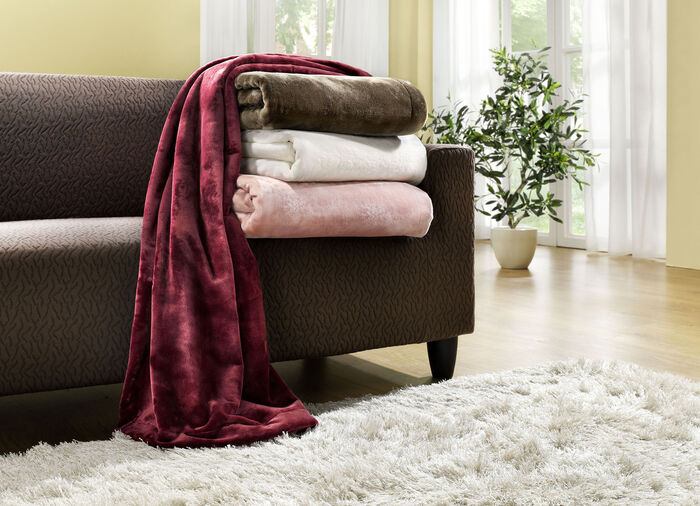 Wohndecken und Kissenbezug mit Cashmeere-Touch ALTROSA