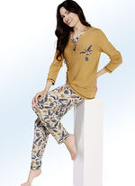 Schlafanzug mit Knopfleiste und offenen Beinabschl&uuml;ssen 