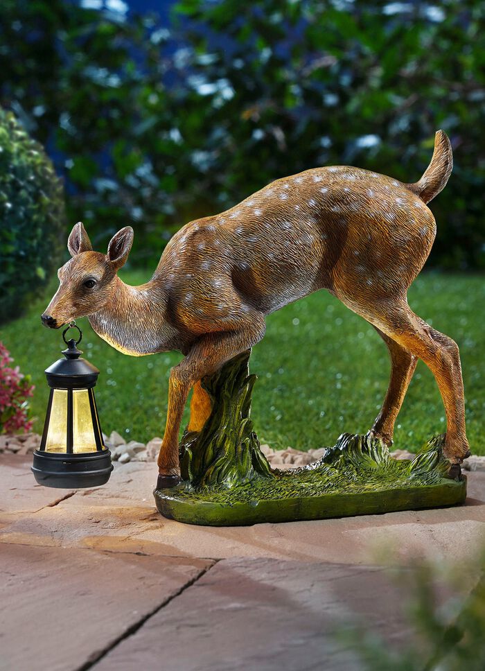 Rehkitz mit Solarlaterne 