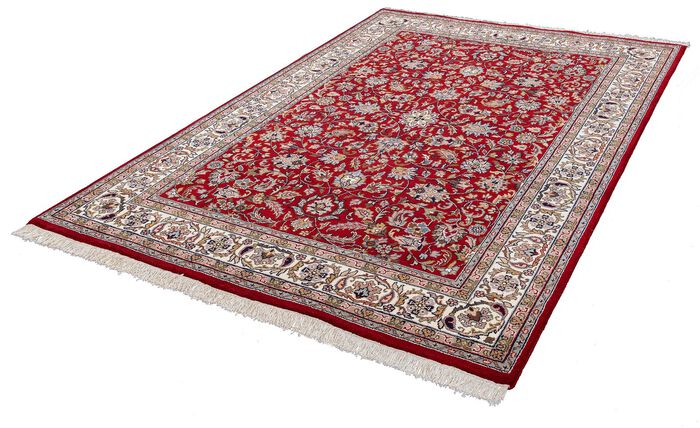 Handgekn&uuml;pfte Br&uuml;cken und Teppiche aus 100% Schurwolle 