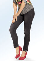 Jeans mit toller Nietenzier an den Beinabschl&uuml;ssen 