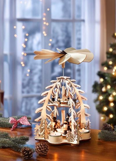 Tischpyramide aus Holz 