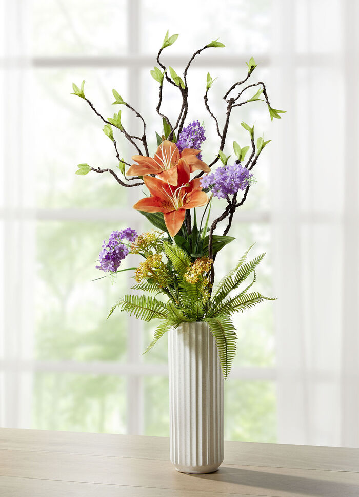 Lilien-Arrangement in Keramikvase 