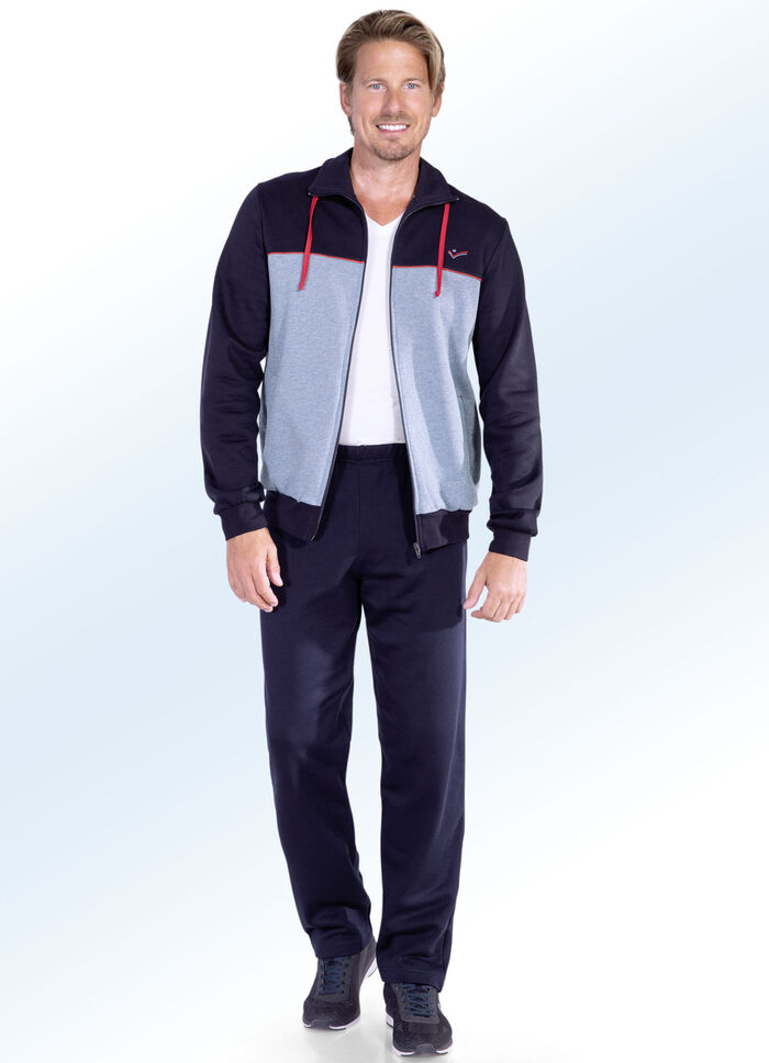 Freizeitanzug mit Seitentaschen 