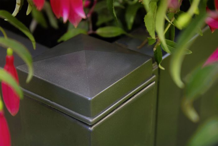 Pflanzkasten mit Spalier aus robustem Kunststoff 