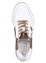 Sneaker im modischem Design 