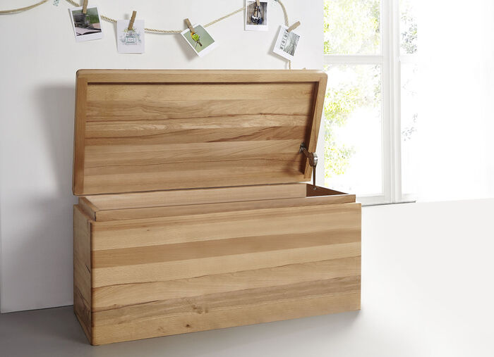 Massivholz Truhe mit gerundeten Ecken und Kanten KERNBUCHE