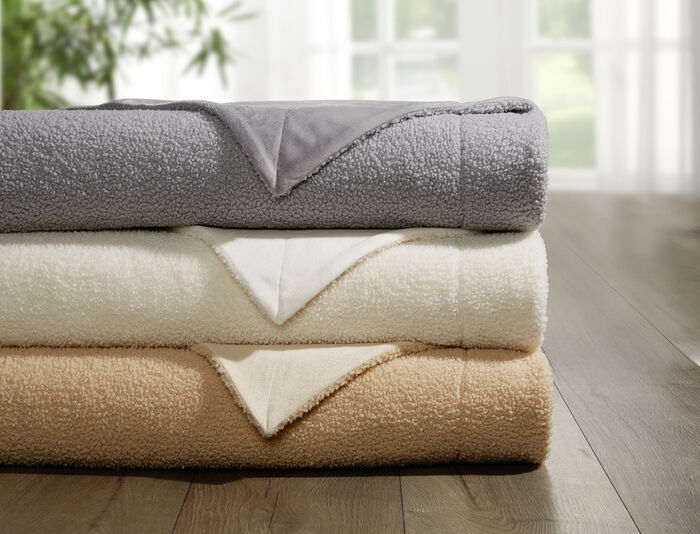 Decken und Kissen mit flauschig weicher Teddy-Vorderseite CAMEL