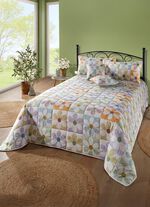 Tagesdecke und Kissenbez&uuml;ge im Patchwork-Stil 