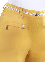 Hose mit dekorativem, kontrastfarbenem Zierband 