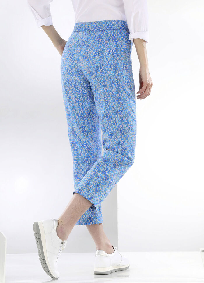 Hose in aktueller Dessinierung AZURBLAU-WEISS