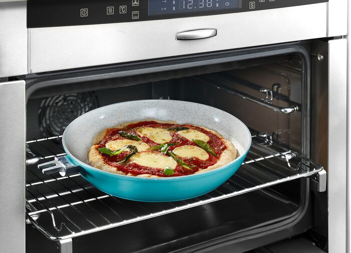 Pfannen-Set mit abnehmbaren Silikongriffe 