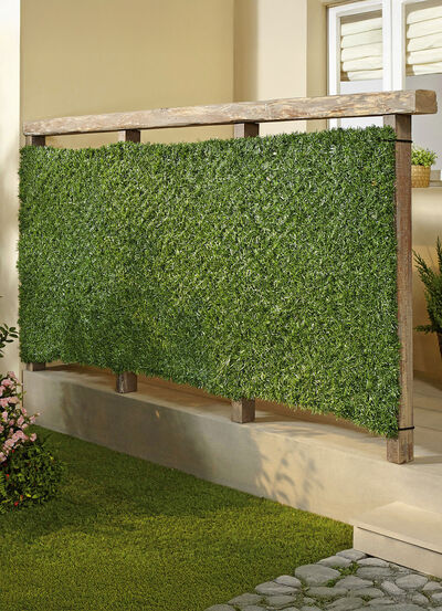 Praktischer Sichtschutz aus stabilem Kunststoffgeflecht 