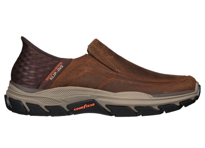 SKECHERS, bequeme Herren-Slipper, mit geformter Slip-Ins Fersenplatte 
