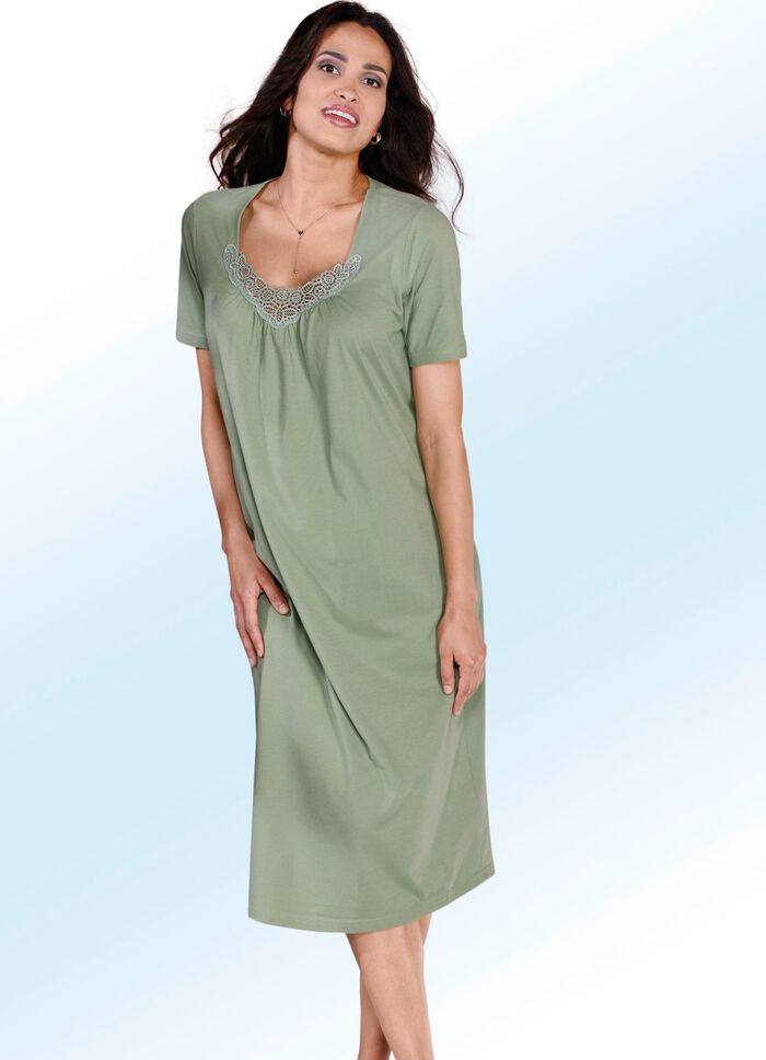 Dreierpack Nachthemden mit Stickereispitze, wadenlang sowie kurzen &Auml;rmeln 