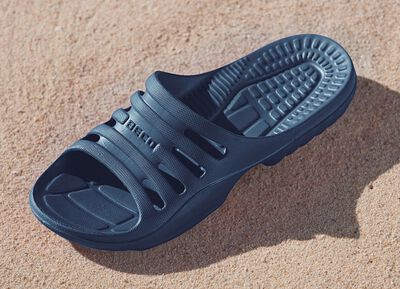 Badeschuhe mit Massage-Fu&szlig;bett 