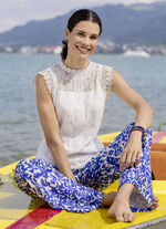 Hose in weiter, gerader Form  