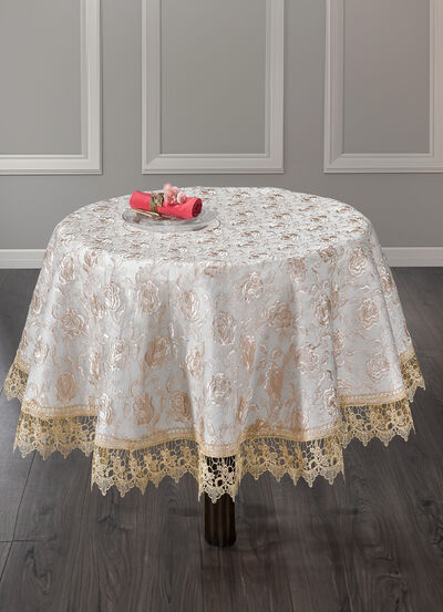 Tisch- und Raumdekoration mit Macramé-Spitzenbordüre 