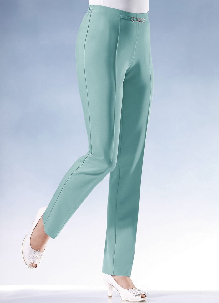 Hose mit modisch schmaler Fu&szlig;weite 