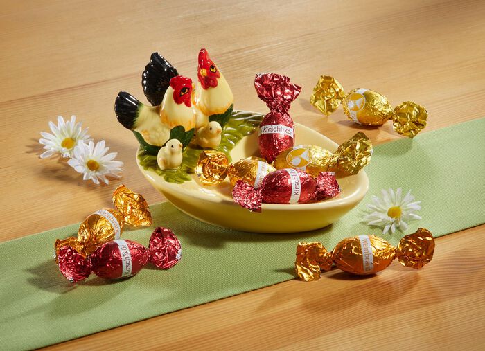 Dekoschale aus Keramik mit s&uuml;&szlig;er F&uuml;llung 