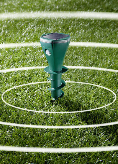 Maulwurfvertreiber mit Erdbohrer 