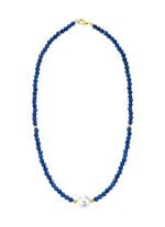 Halskette mit Perlenschimmer und Edelsteinglanz 