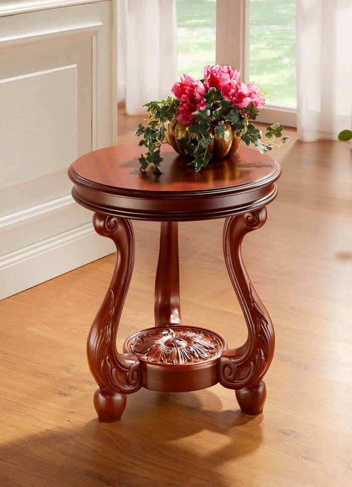 Beistelltisch aus Buchenholz mit Schnitzerei 