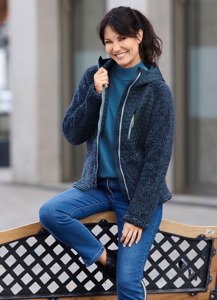 Jacke im aktuellen Materialmix MARINE