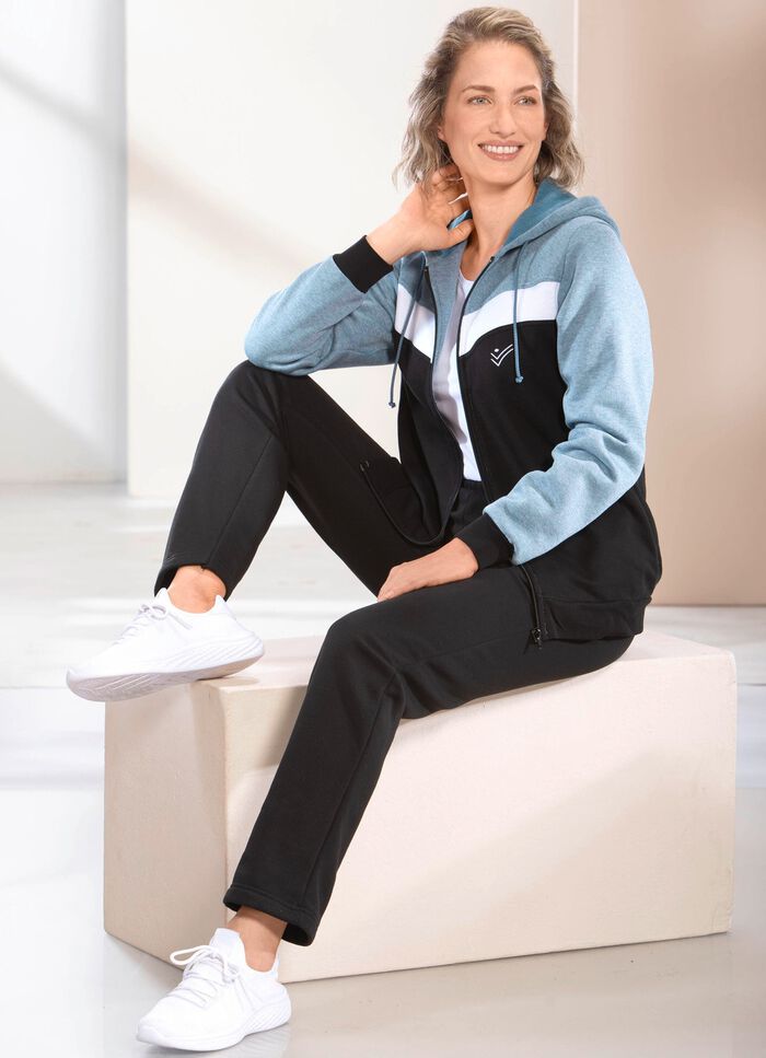 Freizeitanzug mit Kapuze 