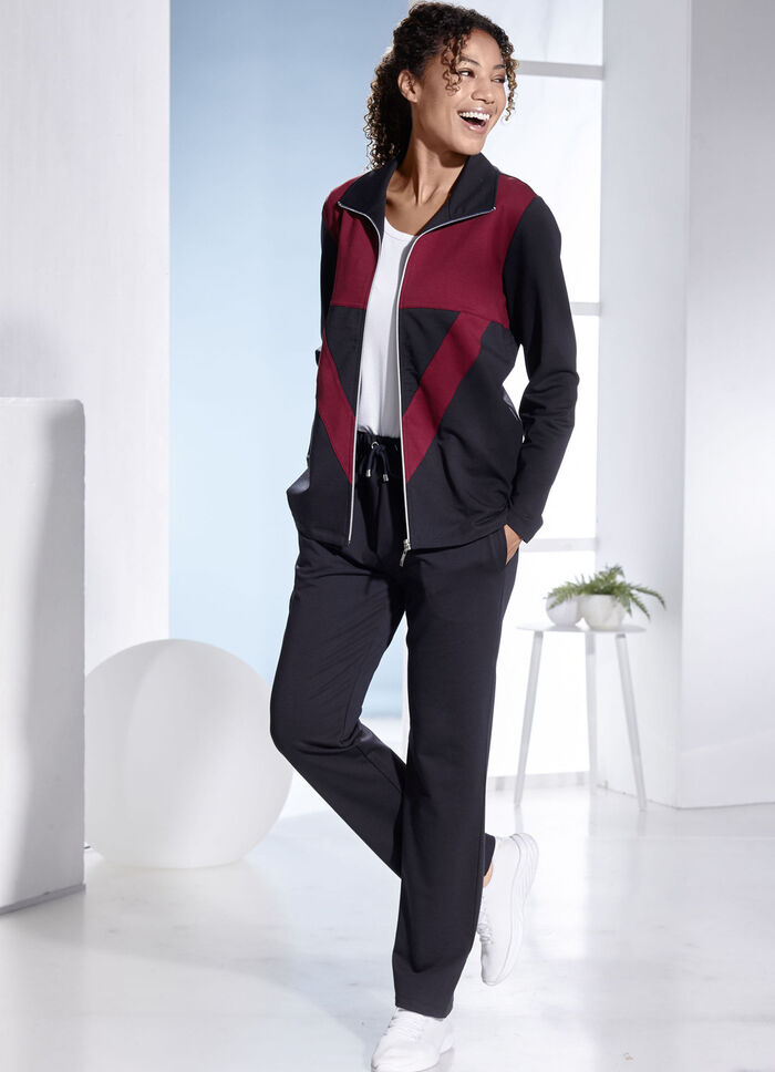 Freizeitanzug mit Nahttaschen 