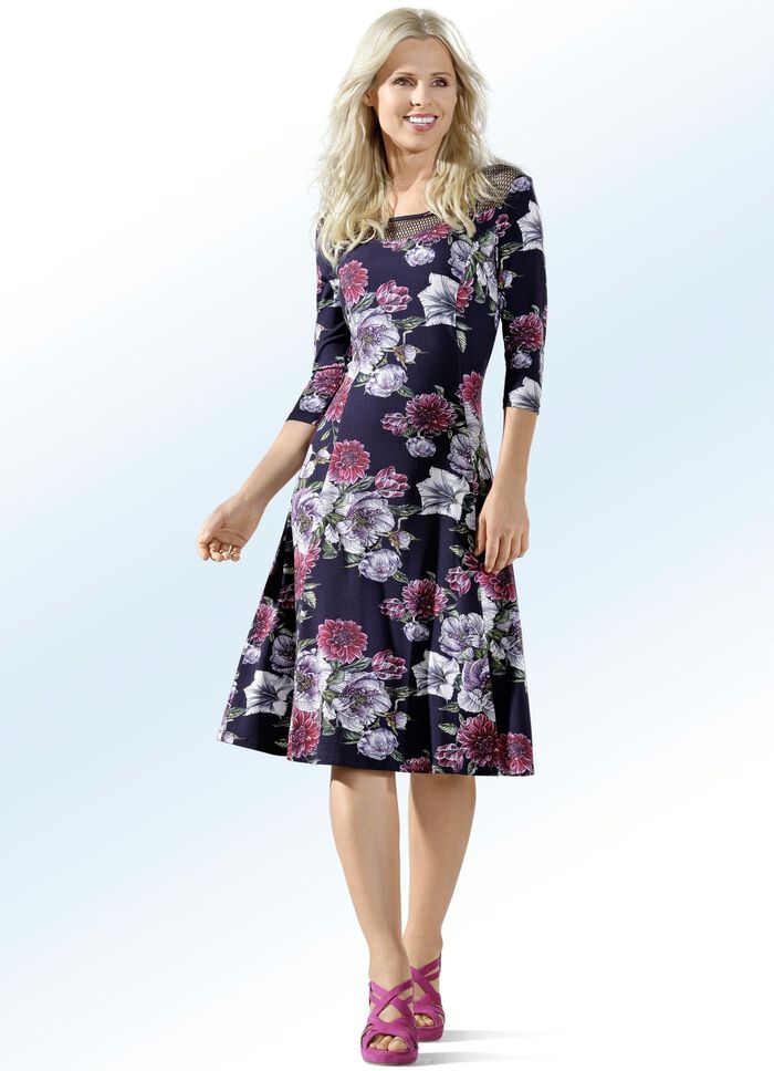 Kleid mit Netzeinsatz 