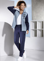 Freizeitanzug mit Druck im Vorderteil 