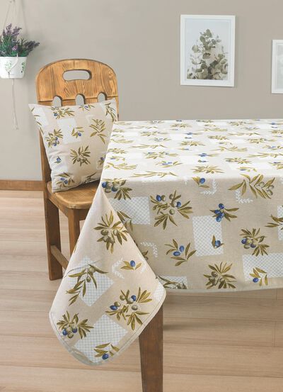 Tisch- und Raumdekoration mit Fleckschutz-Ausr&uuml;stung 