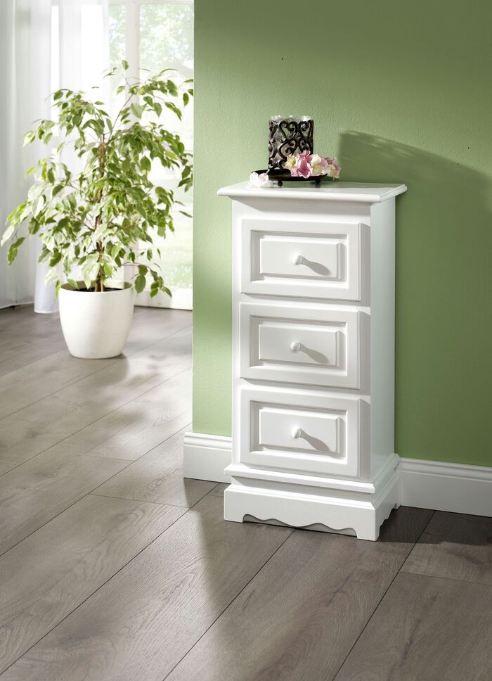 M&ouml;belserie im Landhausstil ANTIKWEISS