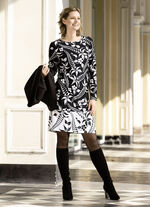 Allover gemustertes Kleid in Bordüren-Optik 