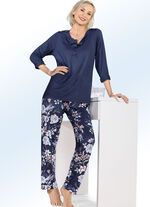 Schlafanzug von "Ascafa" mit Knopfleiste und langen &Auml;rmeln 