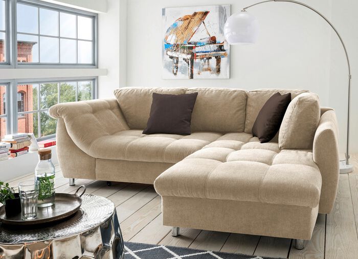 Polsterecke mit Dekokissen 