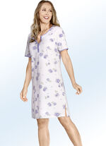 Nachthemd mit Einfassungen, Knopfleiste, kurzen &Auml;rmeln sowie seitlichem Schlitz am Saum 