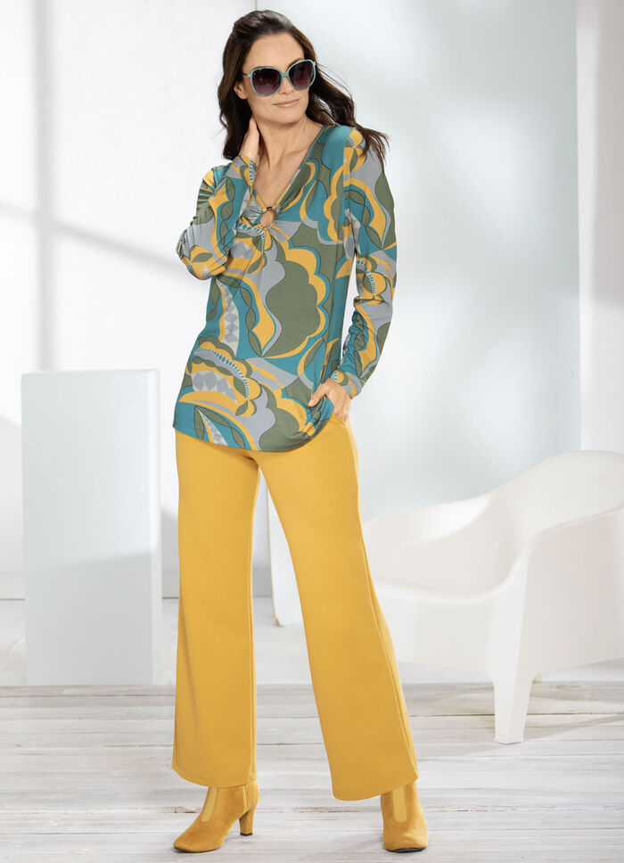 Shirt mit V-Ausschnitt mit Zierring 