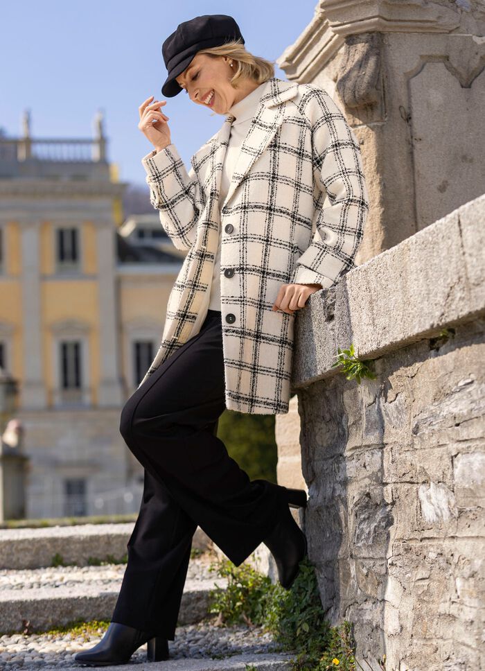 Hose in modischer Weite 